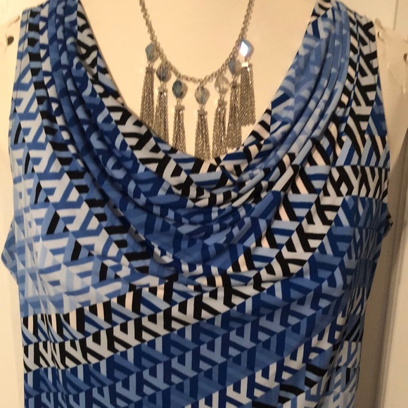 Bundle 3/$10 💛 Calvin Klein Scoop Neck Blouse size M - Picture 2 of 4